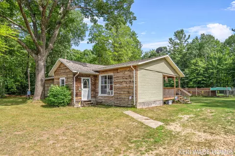 3231 E Baker Rd, Hesperia, MI 49421