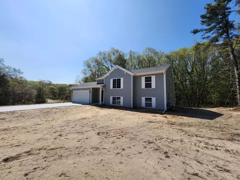 2001 Sugaridge Dr, Muskegon, MI 49445