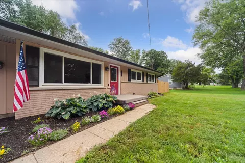 317 Circle Dr, Marshall, MI 49068