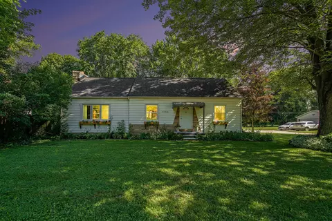 47016 Ayres Ave, Belleville, MI 48111