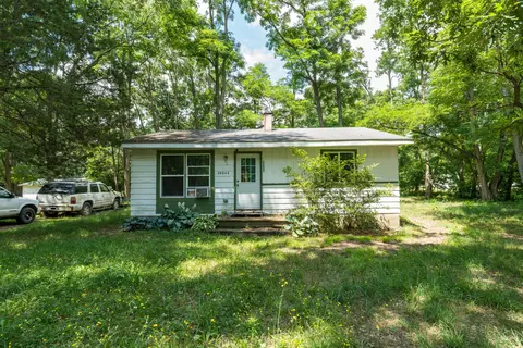 84242 42nd St, Decatur, MI 49045