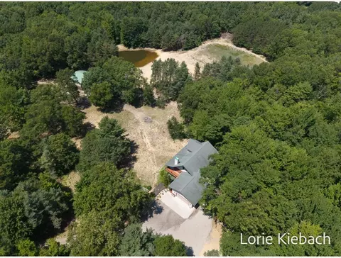 16549 Taft Rd, Spring Lake, MI 49456