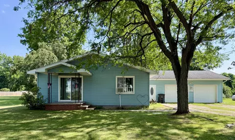 30695 E Fawn River Rd, Sturgis, MI 49091