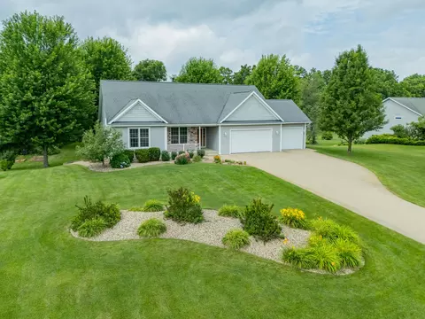 71462 Fox Creek Blvd, Lawton, MI 49065