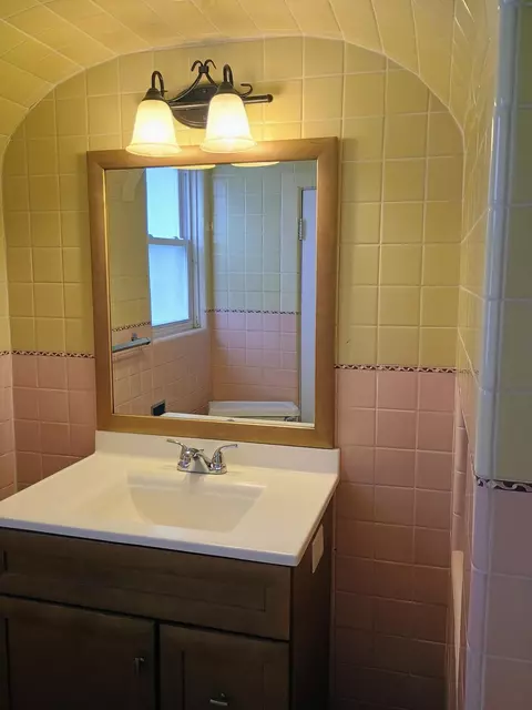 Bath - 315 Spring St, Big Rapids, MI 49307 photo 1 of 1