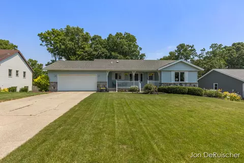 6738 City View Dr, Hudsonville, MI 49426