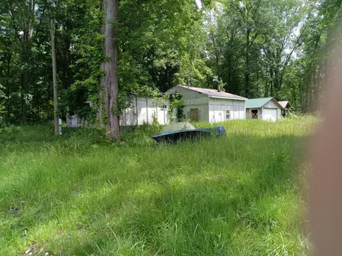 39961 47th Ave, Paw Paw, MI 49079
