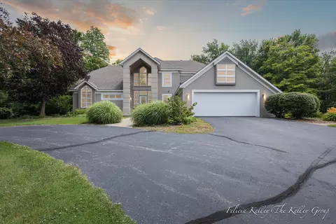 8757 Thome Dr, Sparta, MI 49345