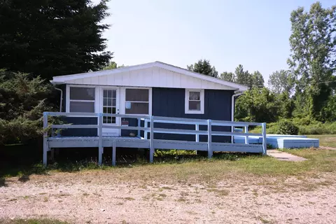 42910 46th St, Lawrence, MI 49064