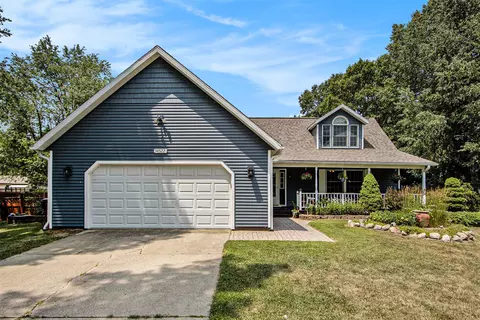 34522 Terrace Ct, Paw Paw, MI 49079