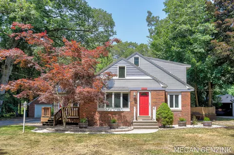 1378 Forest Prk Rd, Norton Shores, MI 49441
