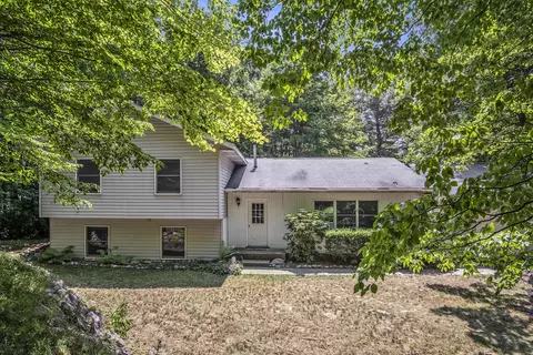 6767 Wildwood Ct, Cedar Springs, MI 49319