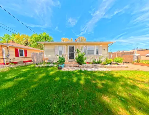 25 Maplelawn St SW, Grand Rapids, MI 49548