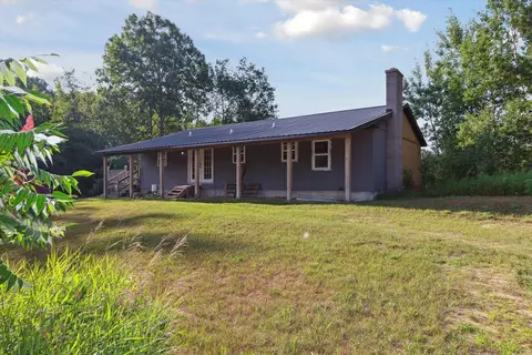 23901 22 Mile Rd, Paris, MI 49338