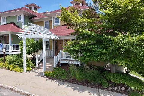 12069 Mountain Top Cir #704, Thompsonville, MI 49683