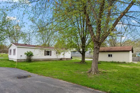 8760 W East Rd, Three Oaks, MI 49128 photo 3