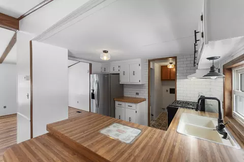 8760 W East Rd, Three Oaks, MI 49128 photo 12