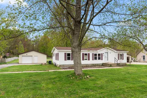 8760 W East Rd, Three Oaks, MI 49128 photo 2