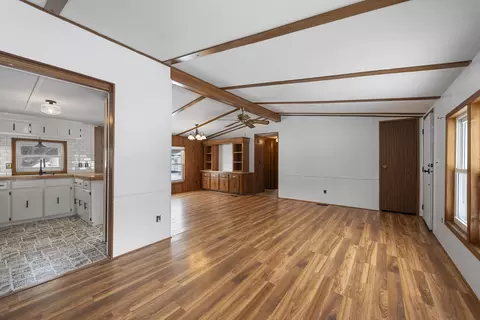 8760 W East Rd, Three Oaks, MI 49128 photo 9