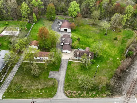 8760 W East Rd, Three Oaks, MI 49128 photo 4