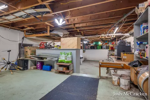 934 Park St, Belding, MI 48809 photo 33