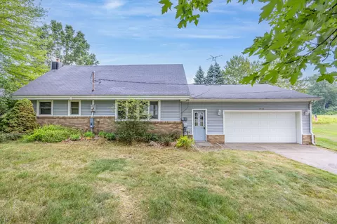 7914 W Royal Rd, Canadian Lakes, MI 49346