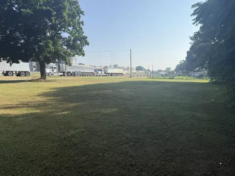 E Beers Street, Decatur, MI 49045