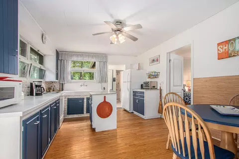 Kitchen - 14931 Bachelor Is, Buchanan, MI 49107 photo 1 of 2