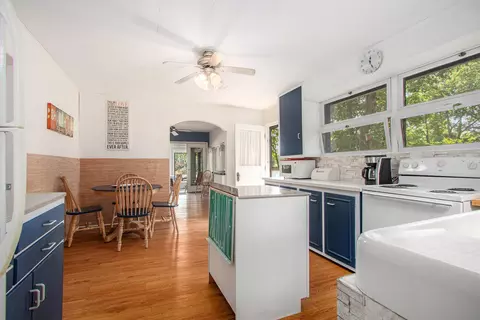 Kitchen - 14931 Bachelor Is, Buchanan, MI 49107 photo 2 of 2