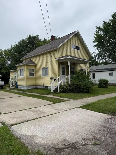 704 Engelman St, Manistee, MI 49660