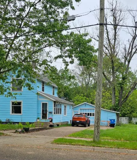 143 N Manning St, Hillsdale, MI 49242