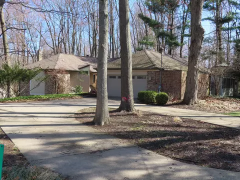 1080 Gros Ventre Dr SE, Grand Rapids, MI 49546