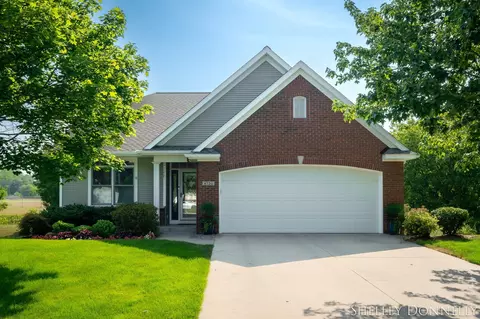 4750 Charleston Ct #49, Holland, MI 49423