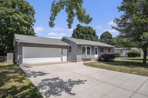 695 66th St SE, Grand Rapids, MI 49548