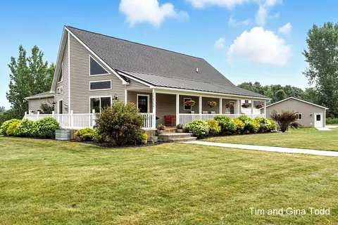 12337 Plantation Ct, Belding, MI 48809