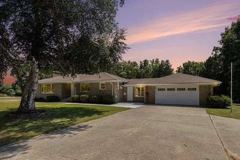 5174 Leonard St, Coopersville, MI 49404