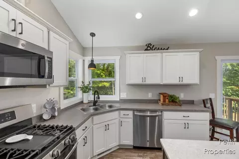 2577 Chapel Ct, Dorr, MI 49323 photo 17