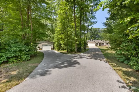 2577 Chapel Ct, Dorr, MI 49323 photo 8