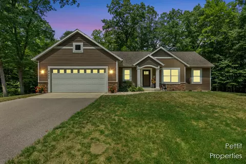 2577 Chapel Ct, Dorr, MI 49323 photo 3