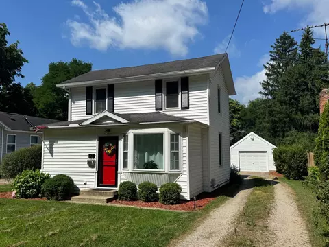 32 S West St, Hillsdale, MI 49242