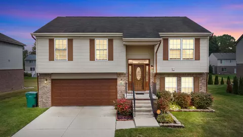 13337 N Cumberland Dr, Van Buren Twp, MI 48111
