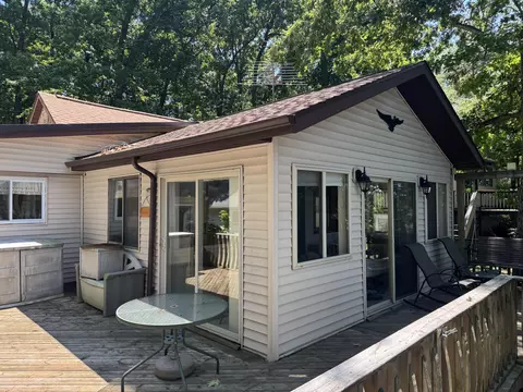 13619 Carefree Dr, Battle Creek, MI 49017
