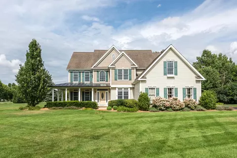 3802 E Garden Ct, Saline, MI 48176