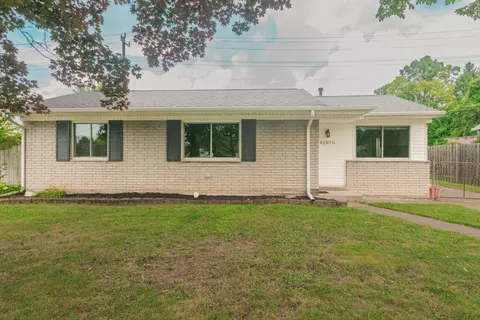 42070 Mcbride Ave, Belleville, MI 48111