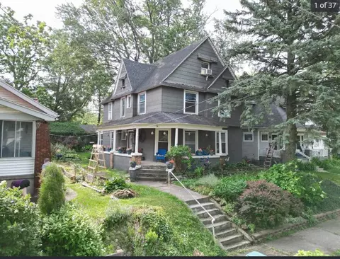 822 Paris Ave NE, Grand Rapids, MI 49503
