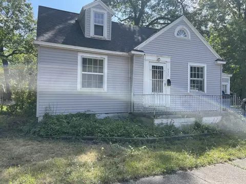 371 E Columbia Ave, Muskegon Heights, MI 49444