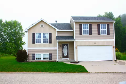 11707 Bear Meadow Dr SE, Alto, MI 49302