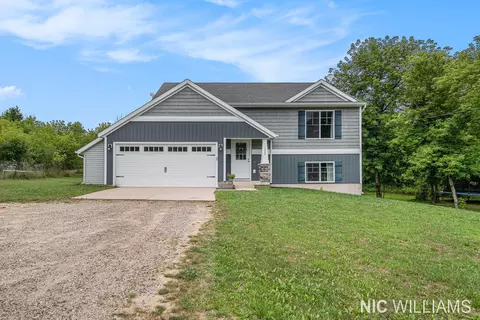 1530 21 Mile Rd NE, Cedar Springs, MI 49319