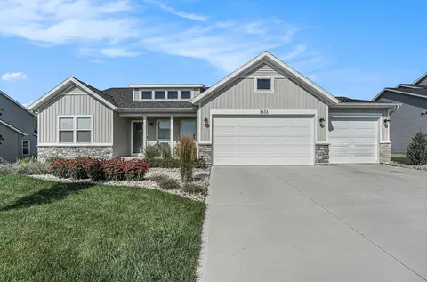 3633 Waterton Dr, Grandville, MI 49418