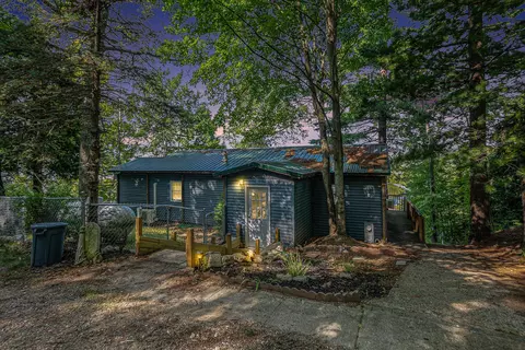 17317 Summit St, Barryton, MI 49305